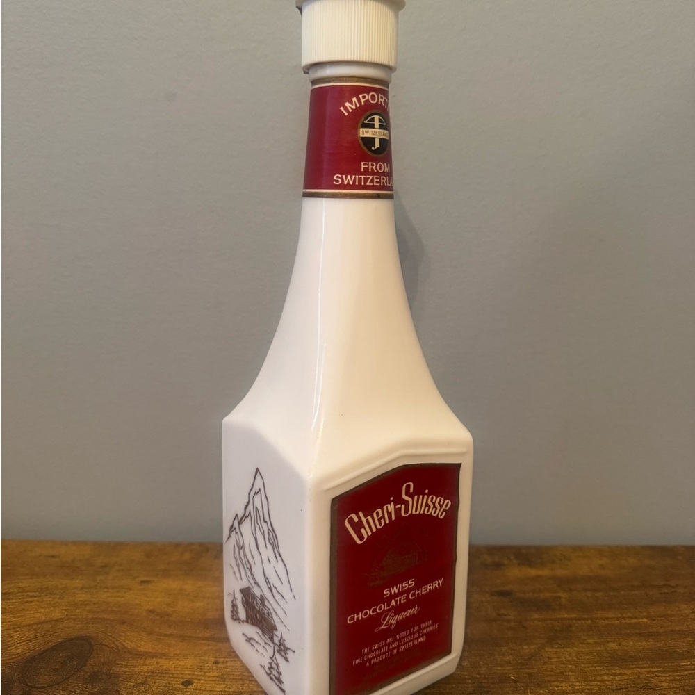Cheri‎ Suisse Swiss Chocolate Cherry Liqueur Bottle Milk Glass 12” Decanter